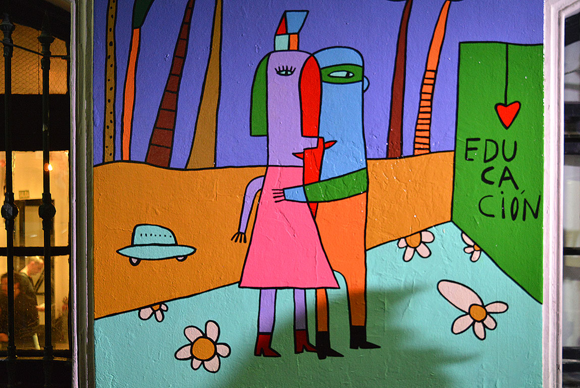 Mural de Milo Lockett en la fachada del espacio cultural El Sábato