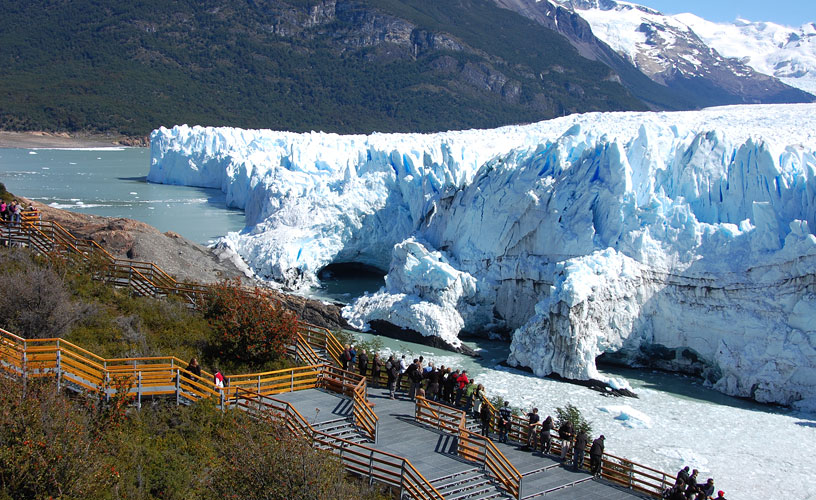 Día de la bandera en El Calafate, tierra del Glaciar Perito Moreno