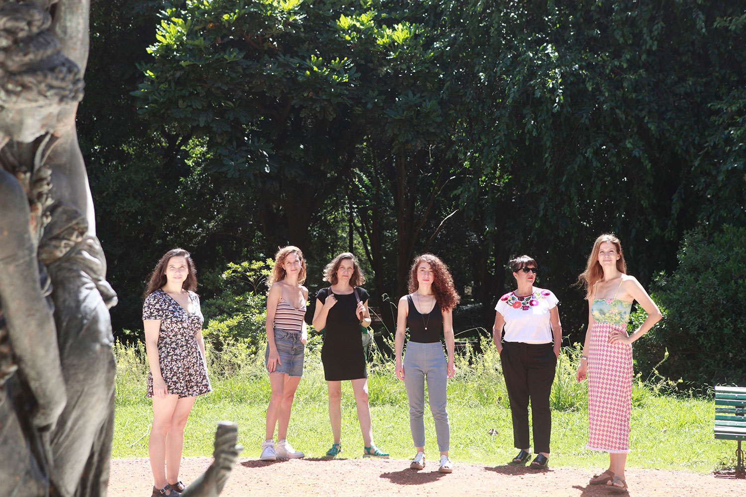 Foto de algunas de las participantes del proyecto Jardín Sonoro en el Jardín Botánico. Foto: Luis Sens.