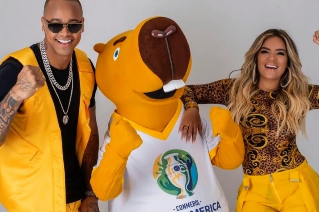 Leo Santana y Karol G interpretan el tema oficial de la Copa América.