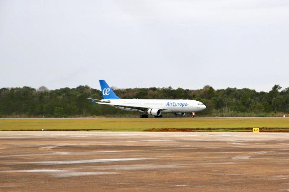 Llegó el primer vuelo de Air Europa que conecta Iguazú Madrid